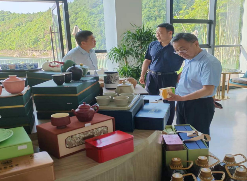 中國農(nóng)墾集團(tuán)考察、背調(diào)十堰銀鵬興電子科技有限公司